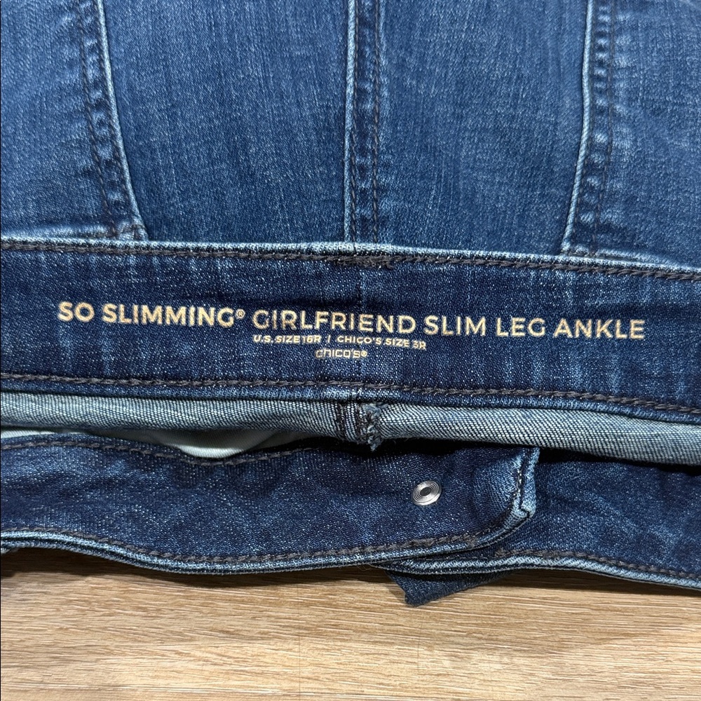 Chico's Dark Blue Embroidered Slimming GirlFriend Slim Leg Ankle Jeans Size 16 - Picture 2 of 10